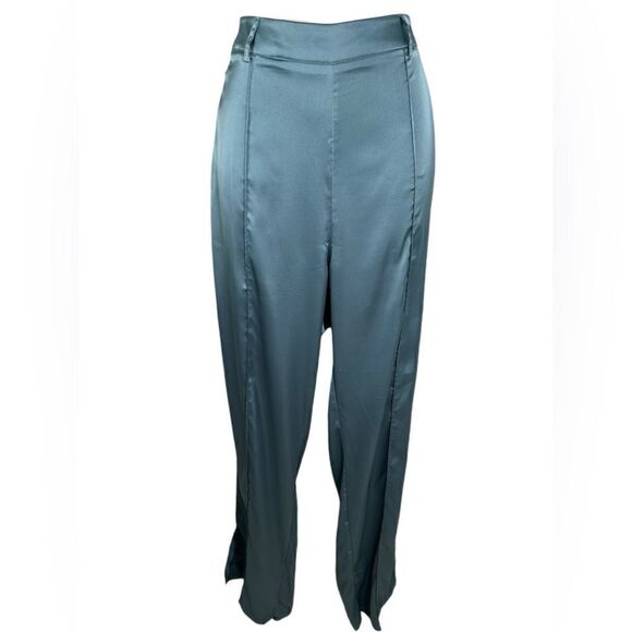 PrettyLittleThing Blue Satin Triangle Bralette & Wide Leg Trouser Set - Picture 5 of 9